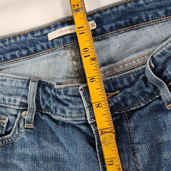 Levi's Women's 711 Skinny Jean Medium Wash Size 32x29    Lot A - Picture 5 of 7